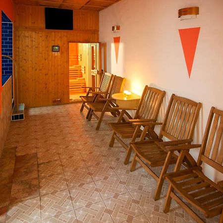 Hotel Central Kremnica Bagian luar foto