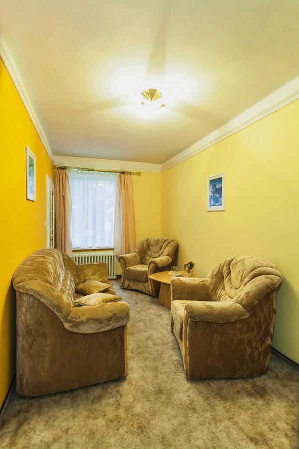 Hotel Central Kremnica Bagian luar foto